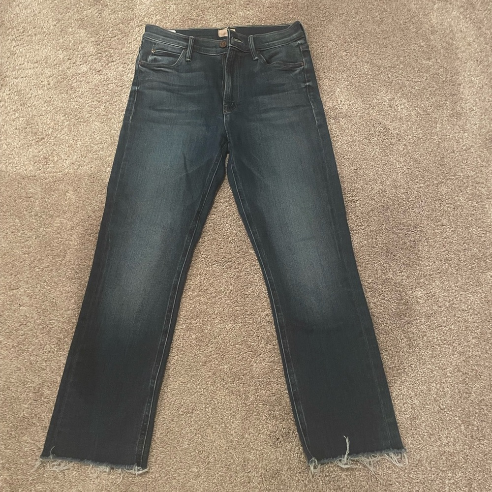 MOTHER Dazzler jeans.
Sweet and sassy color.